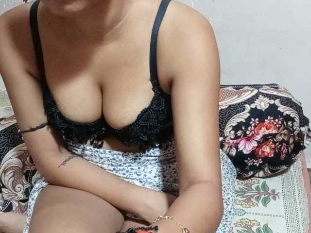 poulomidass live cam on BongaCams