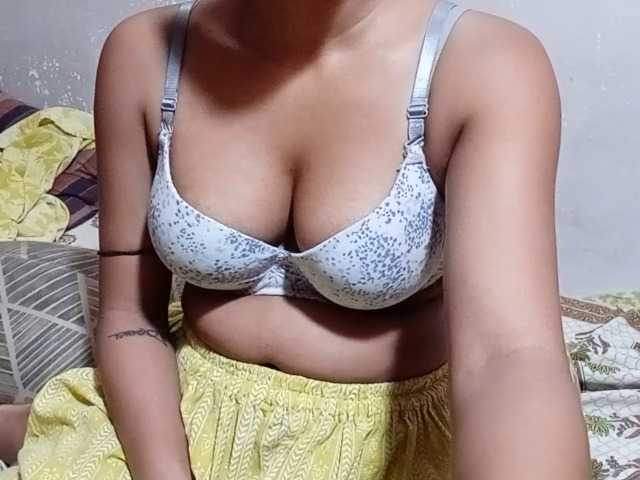 poulomidass live cam on BongaCams