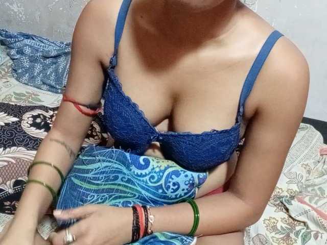 poulomidass live cam on BongaCams