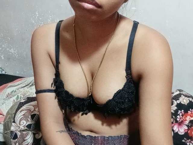 poulomidass live cam on BongaCams