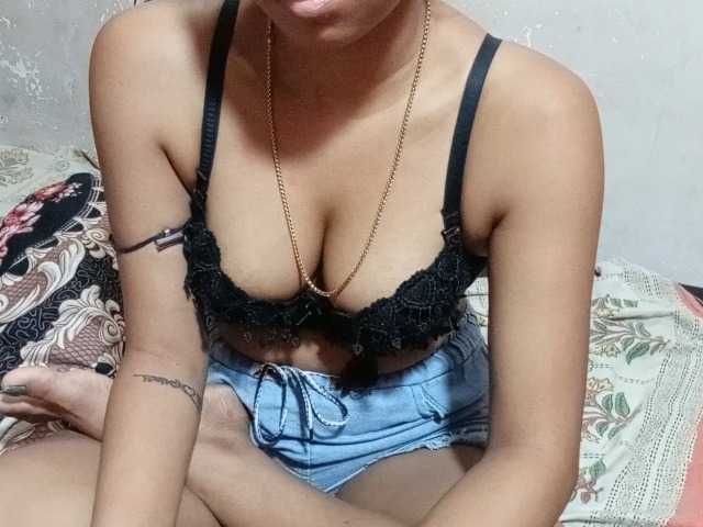 poulomidass live cam on BongaCams