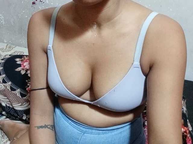 poulomidass live cam on BongaCams
