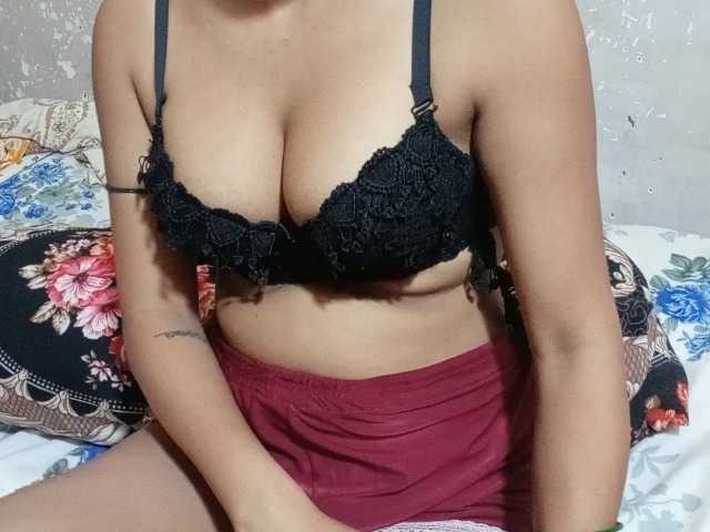 poulomidass live cam on BongaCams