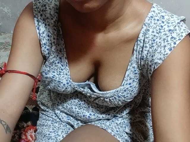 poulomidass live cam on BongaCams