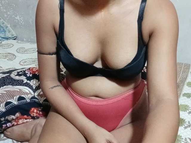poulomidass live cam on BongaCams