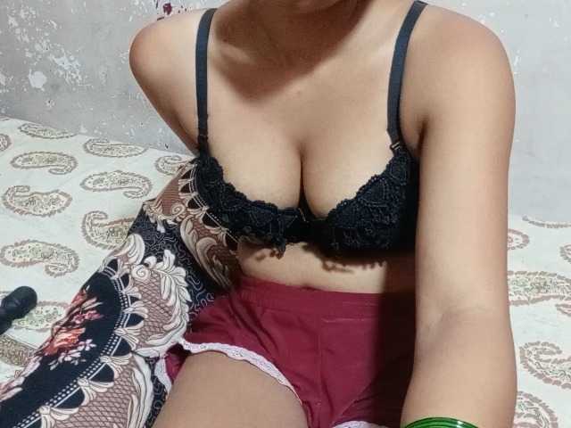 poulomidass live cam on BongaCams