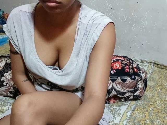 poulomidass live cam on BongaCams