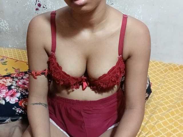 poulomidass, en vivo ahora en BongaCams