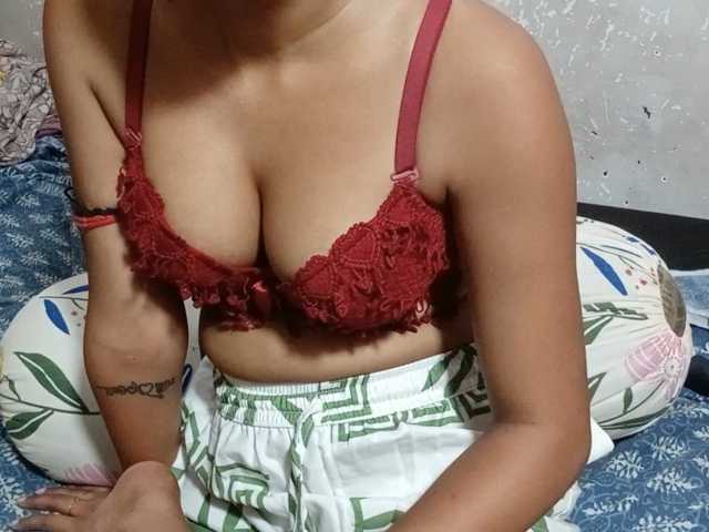 poulomidass live cam on BongaCams