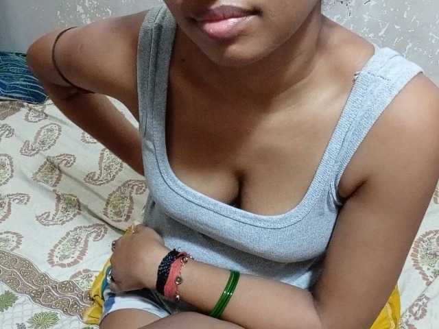 poulomidass live cam on BongaCams