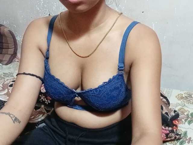 poulomidass live cam on BongaCams