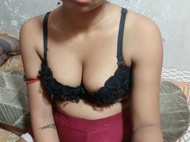 poulomidass live cam on BongaCams