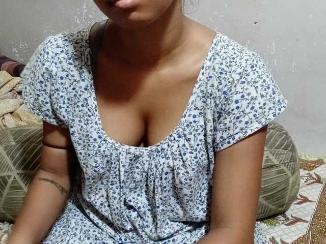 poulomidass live cam on BongaCams