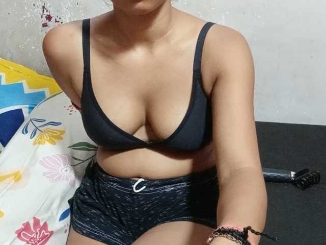 poulomidass live cam on BongaCams