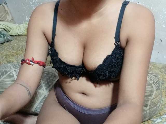 poulomidass live cam on BongaCams