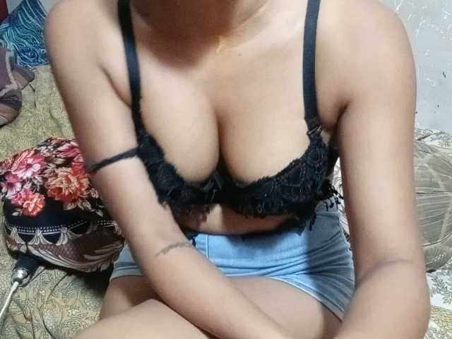 poulomidass live cam on BongaCams
