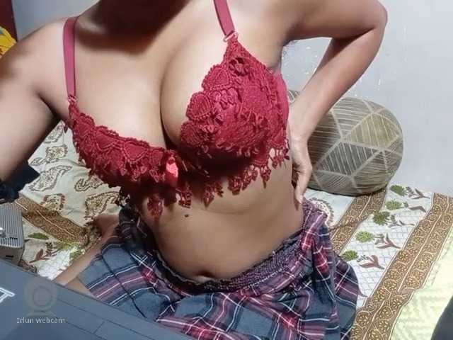 poulomidass live cam on BongaCams