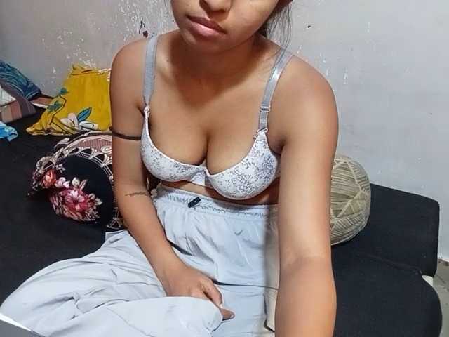 poulomidass live cam