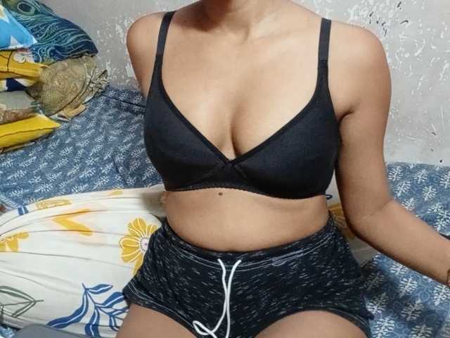 poulomidass live cam on BongaCams