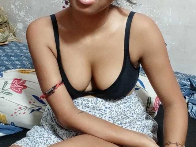 poulomidass live cam on BongaCams