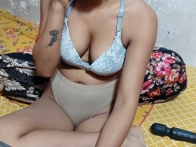 poulomidass live cam on BongaCams