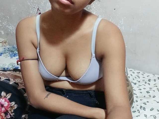 poulomidass live cam on BongaCams