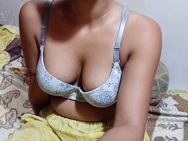 poulomidass live cam on BongaCams