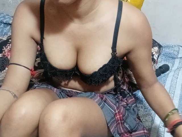 poulomidass live cam on BongaCams