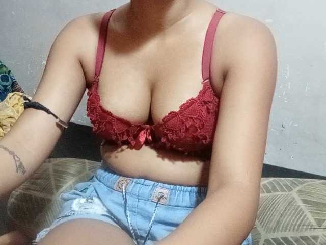 poulomidass live cam on BongaCams