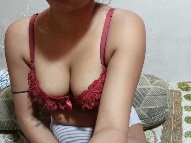 poulomidass live cam on BongaCams