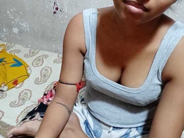 poulomidass live cam on BongaCams
