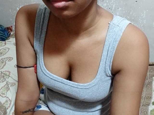 poulomidass live cam on BongaCams