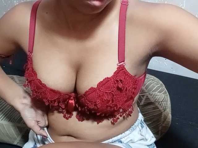 poulomidass live cam on BongaCams