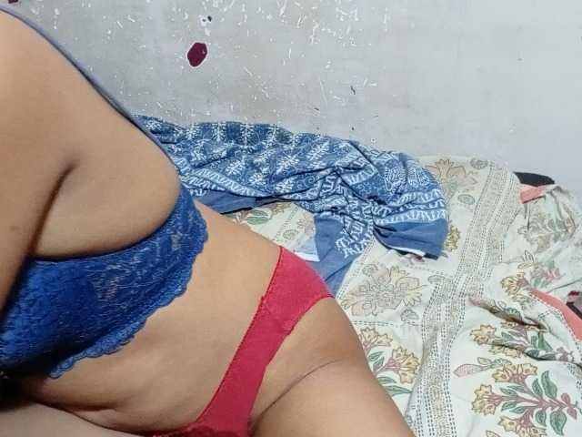 poulomidass live cam on BongaCams