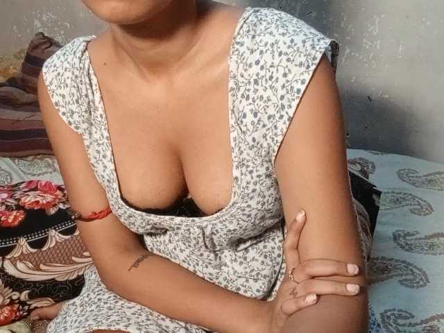 poulomidass live cam on BongaCams