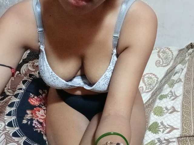 poulomidass live cam on BongaCams