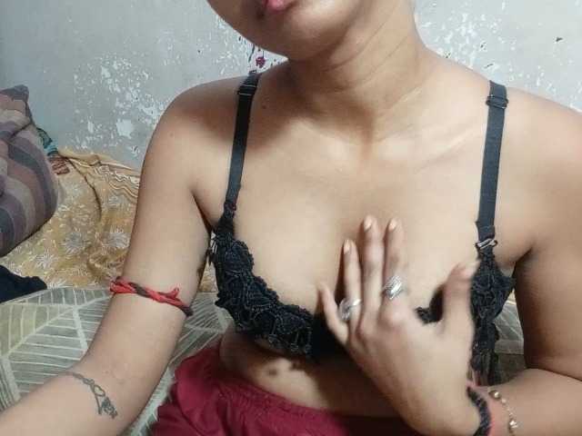 poulomidass live cam on BongaCams