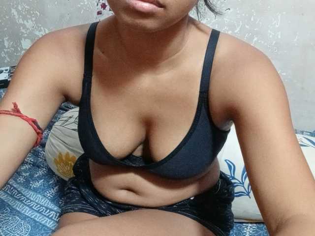 poulomidass live cam on BongaCams