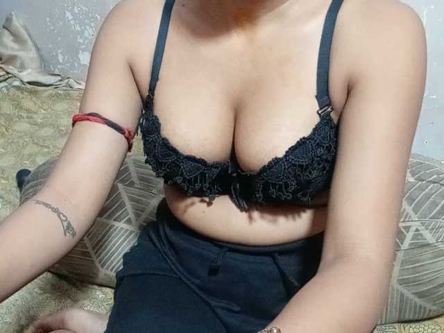 poulomidass live cam on BongaCams