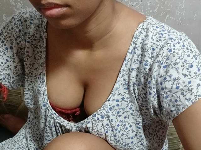 poulomidass live cam on BongaCams