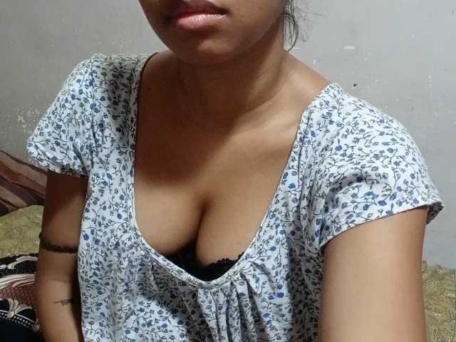 poulomidass live cam on BongaCams