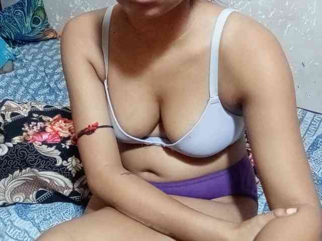 poulomidass Live Webcam on BongaCams
