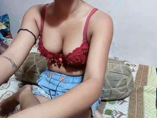 poulomidass Live Webcam on BongaCams