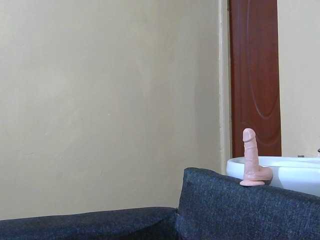 cutieglo live cam on BongaCams