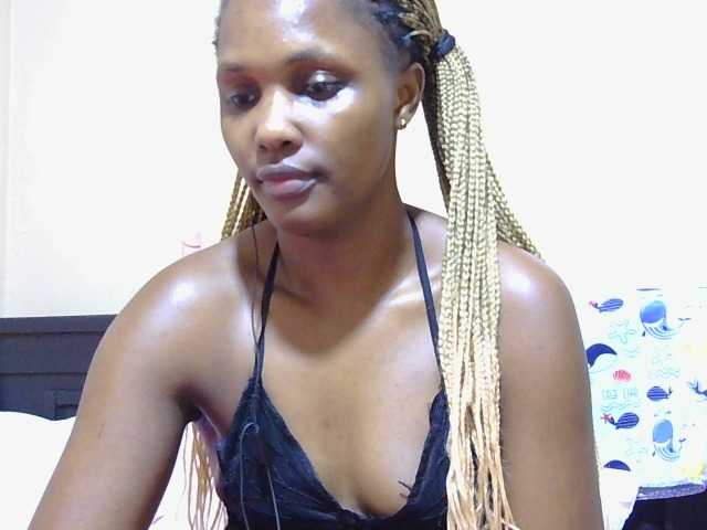 cutieglo live cam on BongaCams