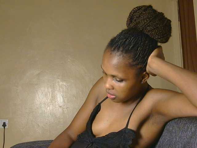 cutieglo live cam on BongaCams