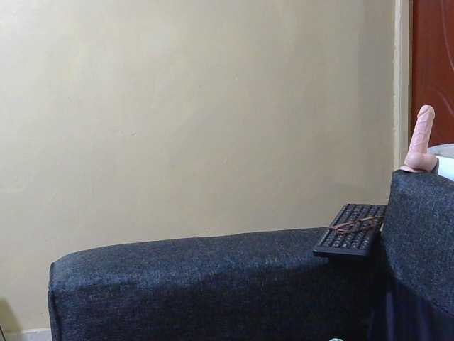 cutieglo live cam on BongaCams