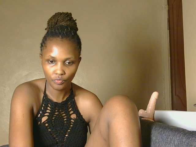 cutieglo live cam on BongaCams