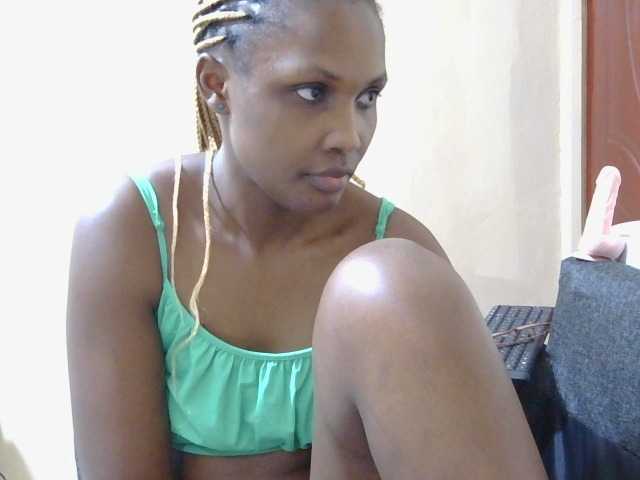 cutieglo live cam on BongaCams