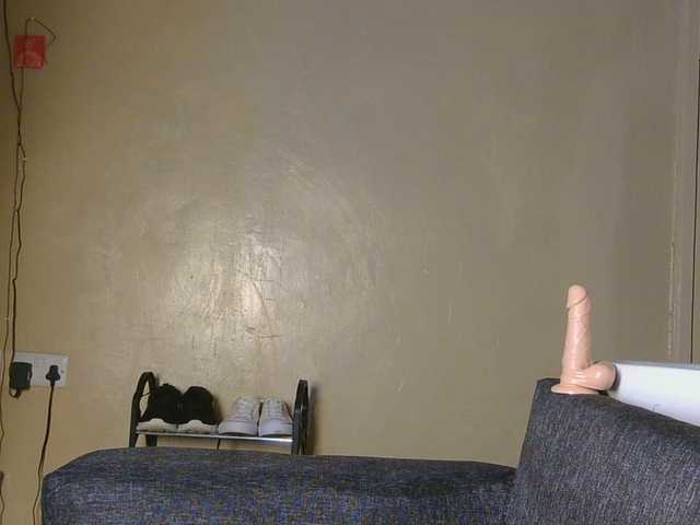 cutieglo live cam on BongaCams